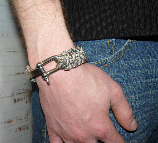   Мужской плетеный браслет из из Paracorda с железным замком