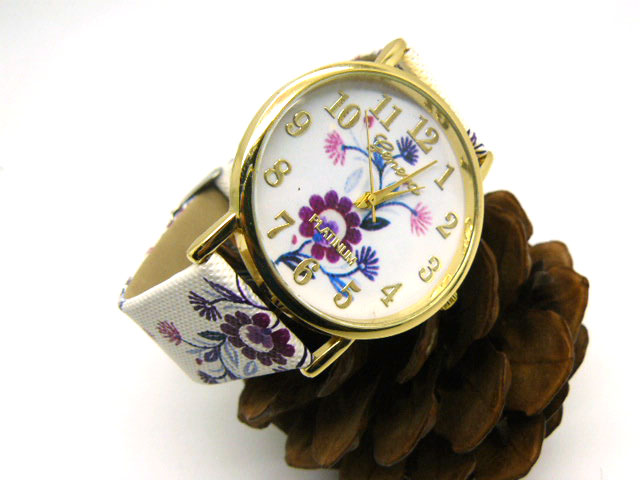 Часы классические Лето- подарок девушке, женщине