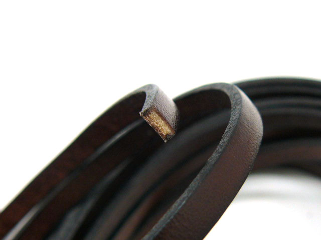 Натуральный плоский кожаный шнур шириной  5 мм толщиной 2 мм из высококачественной телячьей кожи для изготовления браслета 