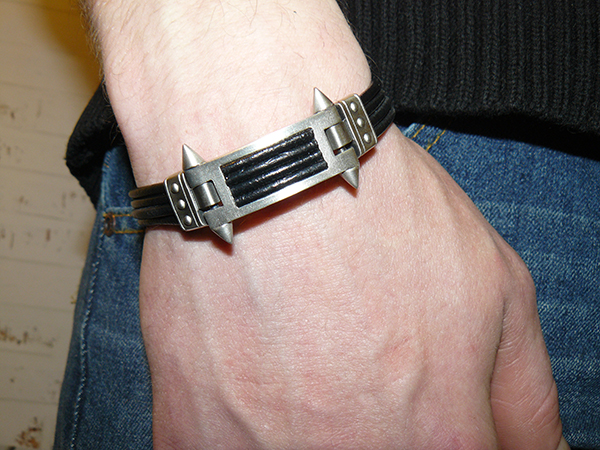   Мужской кожаный браслет  CA30BLK  из серии Bico со вставками  покрытие серебро 