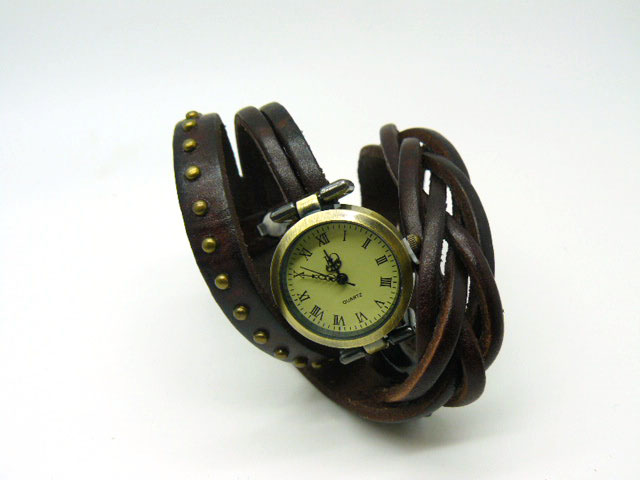 Часы в стиле винтаж, под старину браслет закручивается на руку подарок девушке, женщине