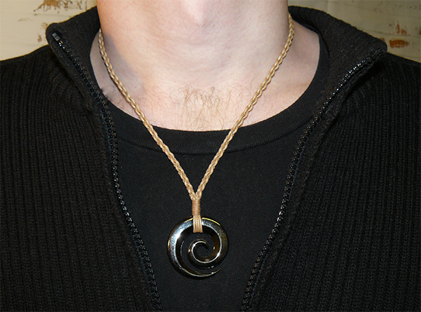   Мужское стильное ожерелье Sr14 Bico серии Pacific  покрытие пластинами серебра плетение шнура из джута