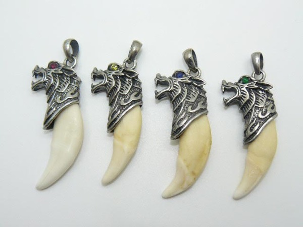 брелок клык волка e113674. амулет голова волка клыки. зуб дракона украшение. меч волчий клык. украшение с клыком волка сделать.
